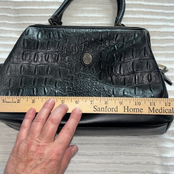 CHENSON Black Croc Pattern Faux Leather Doctor‎ Satchel Purse Bag Brass Trim - Picture 12 of 16